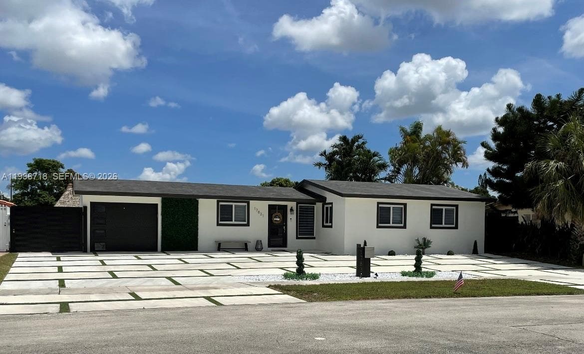 17831 NW 84th Ct, Miami FL 33015 photo 2