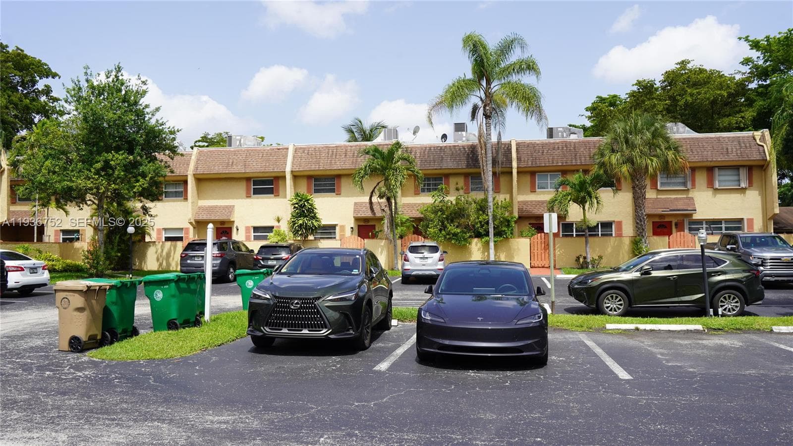 7175 Nova Dr # 204, Davie FL 33317