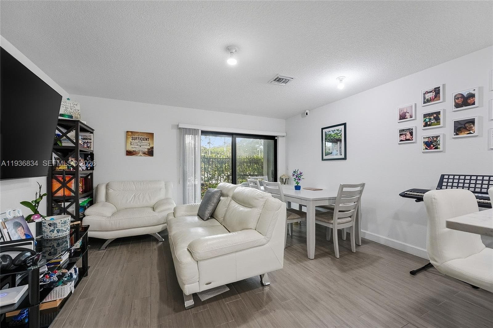 5059 Genove Pl, Riviera Beach FL 33410 photo 5
