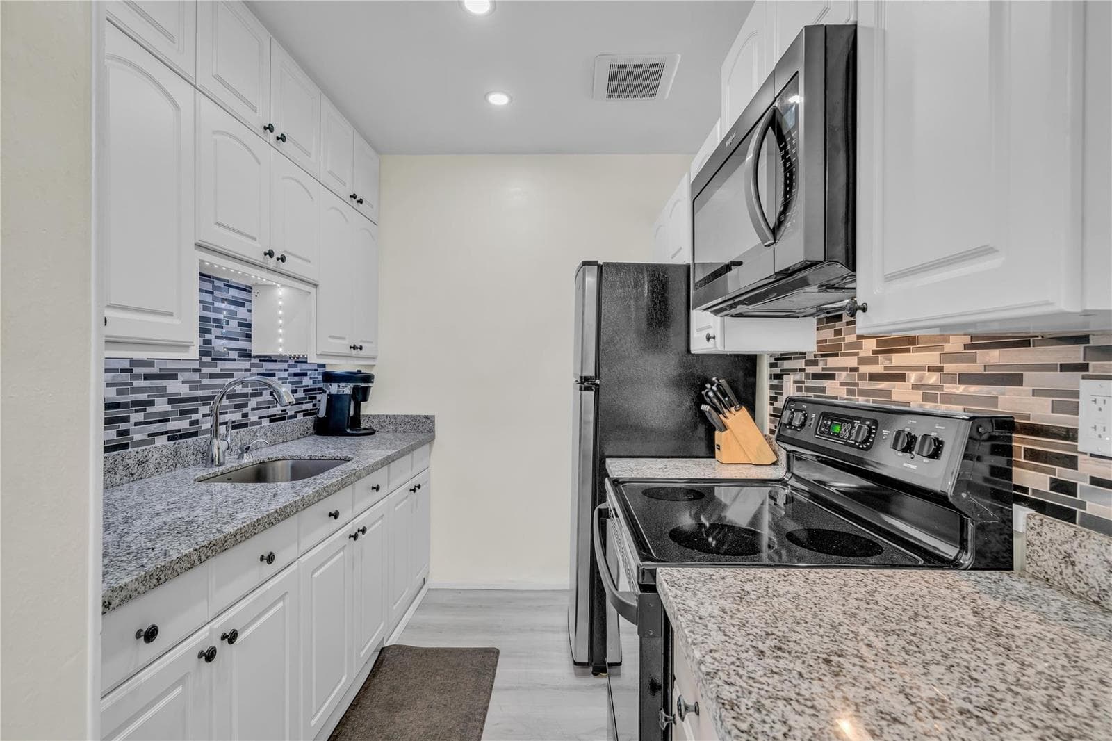 1050 SW 11th Street # 1L, Hallandale Beach FL 33009 photo 3