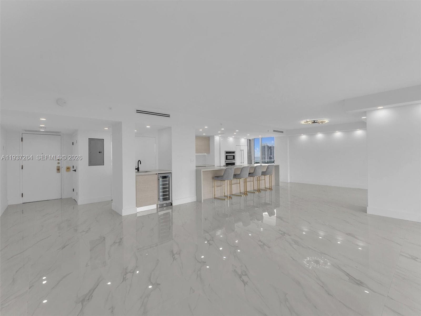 19707 Turnberry way # 25D, Aventura FL 33180 photo 3