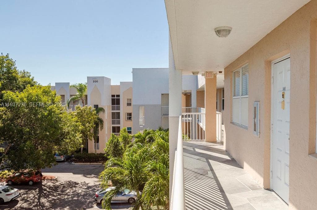 2601 N Nob Hill Rd # 402, Sunrise FL 33322 photo 3
