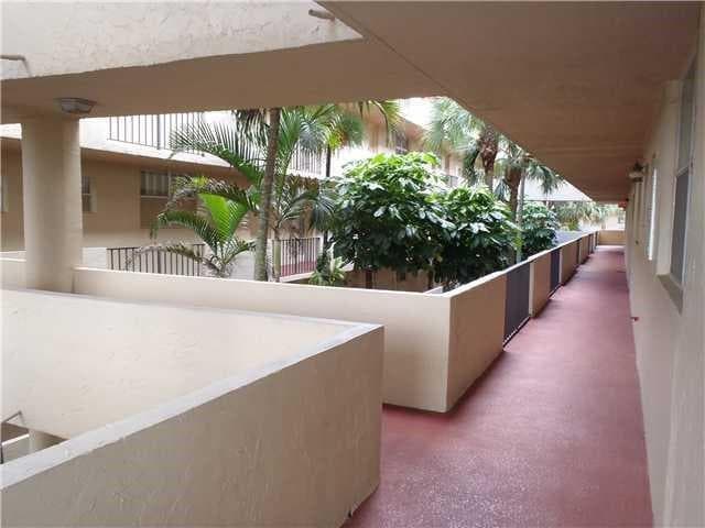 403 NW 68th Avenue # 519, Plantation FL 33317 photo 2