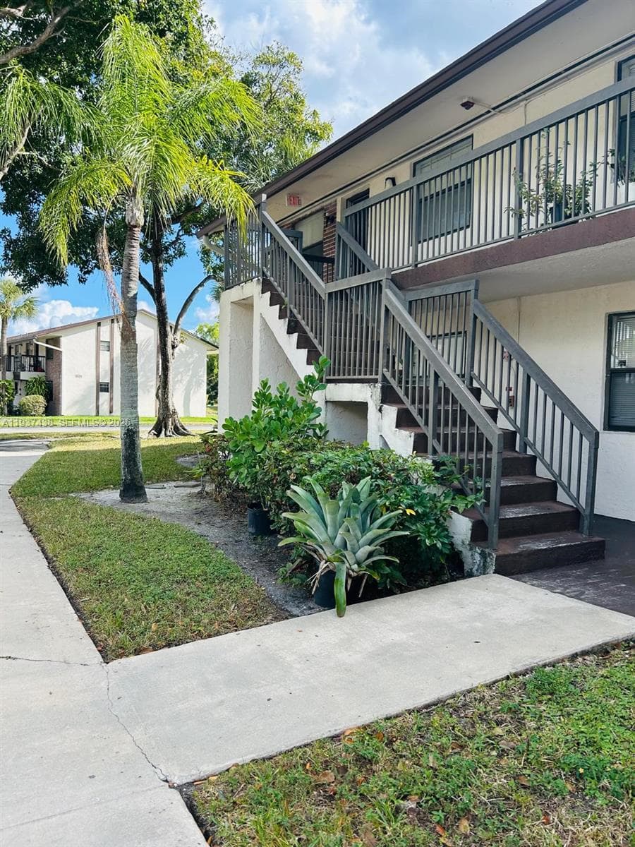 6031 Shakerwood Cir # 105, Tamarac FL 33319