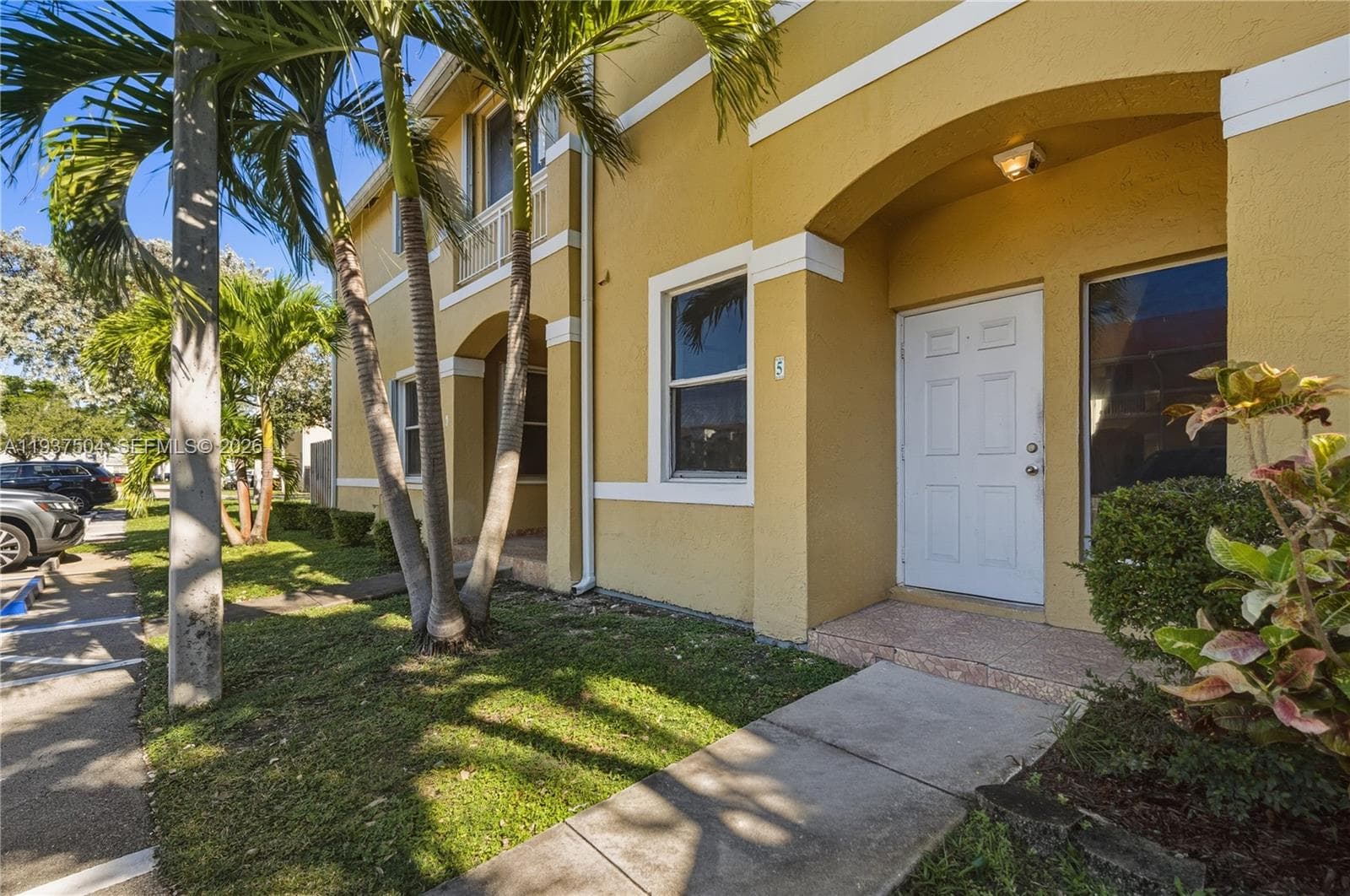 810 NE 212th Ter # 5, Miami, FL 33179 photo 2
