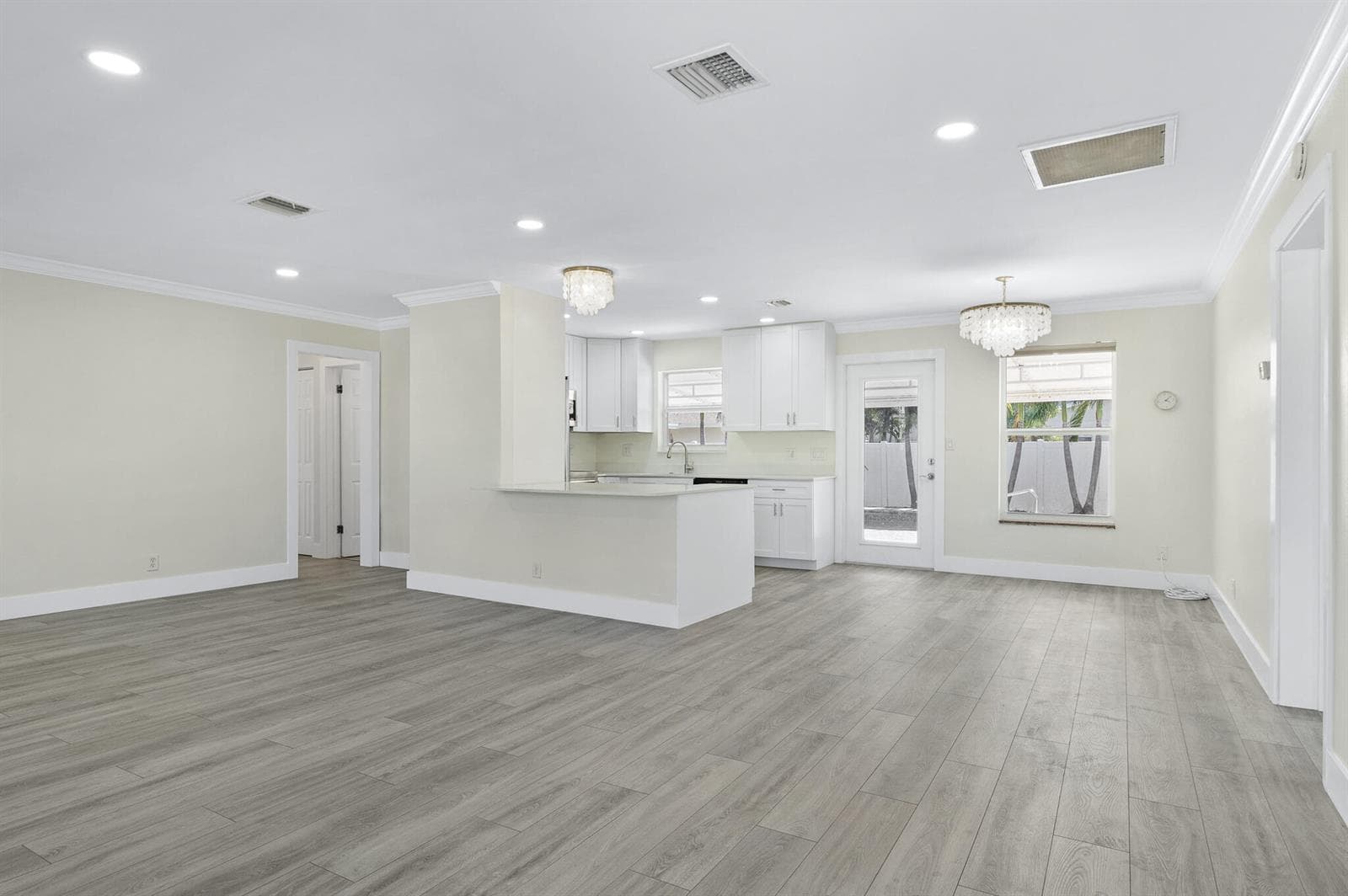 912 SE 8th Court, Deerfield Beach FL 33441 photo 5