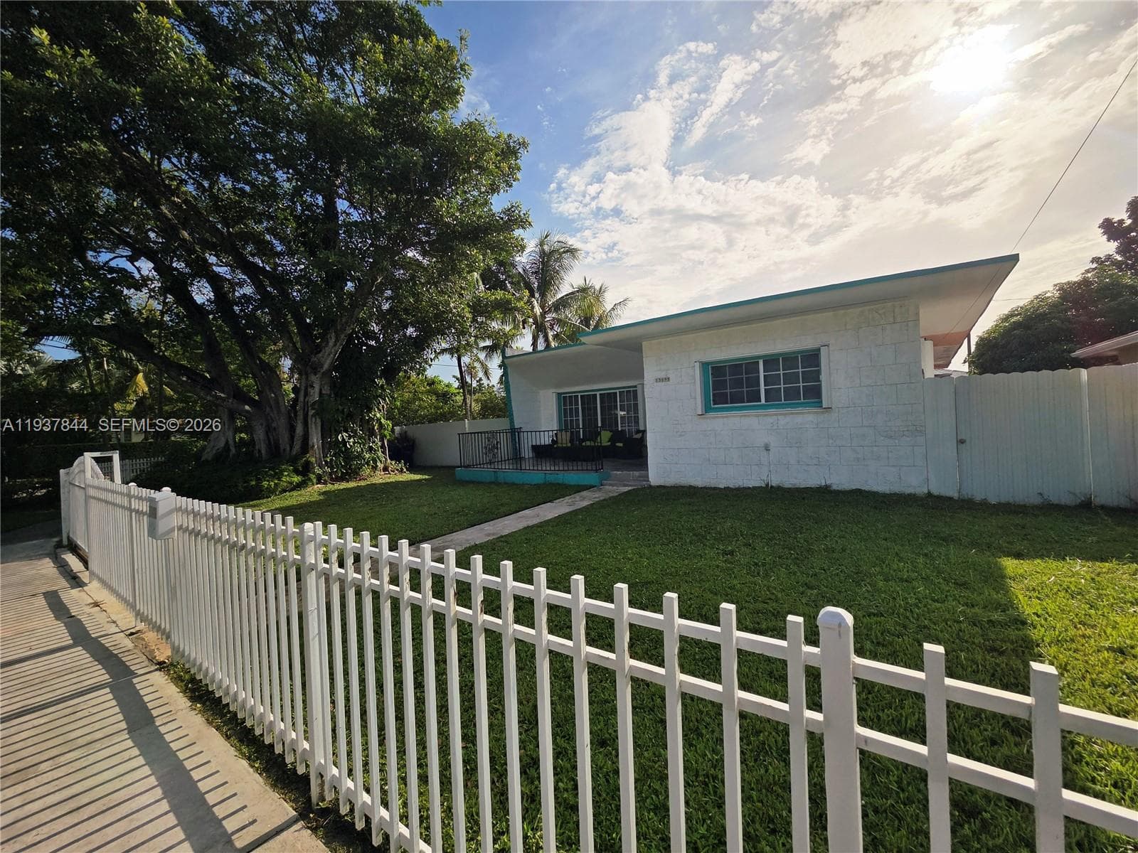 13895 NE 11th Ave, North Miami FL 33161 photo 2
