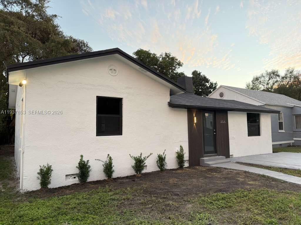 854 NW 76th St, Miami FL 33150 photo 3
