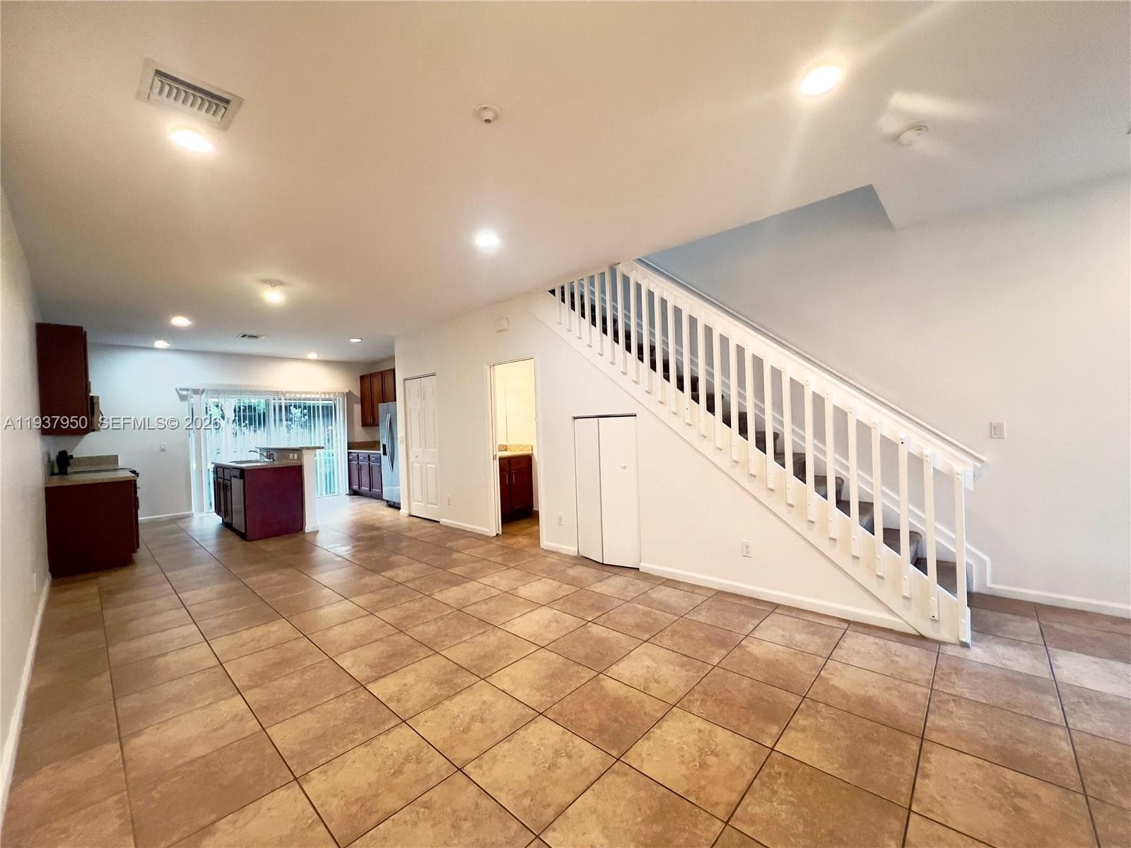 5906 Woodlands Blvd, Tamarac FL 33319 photo 2