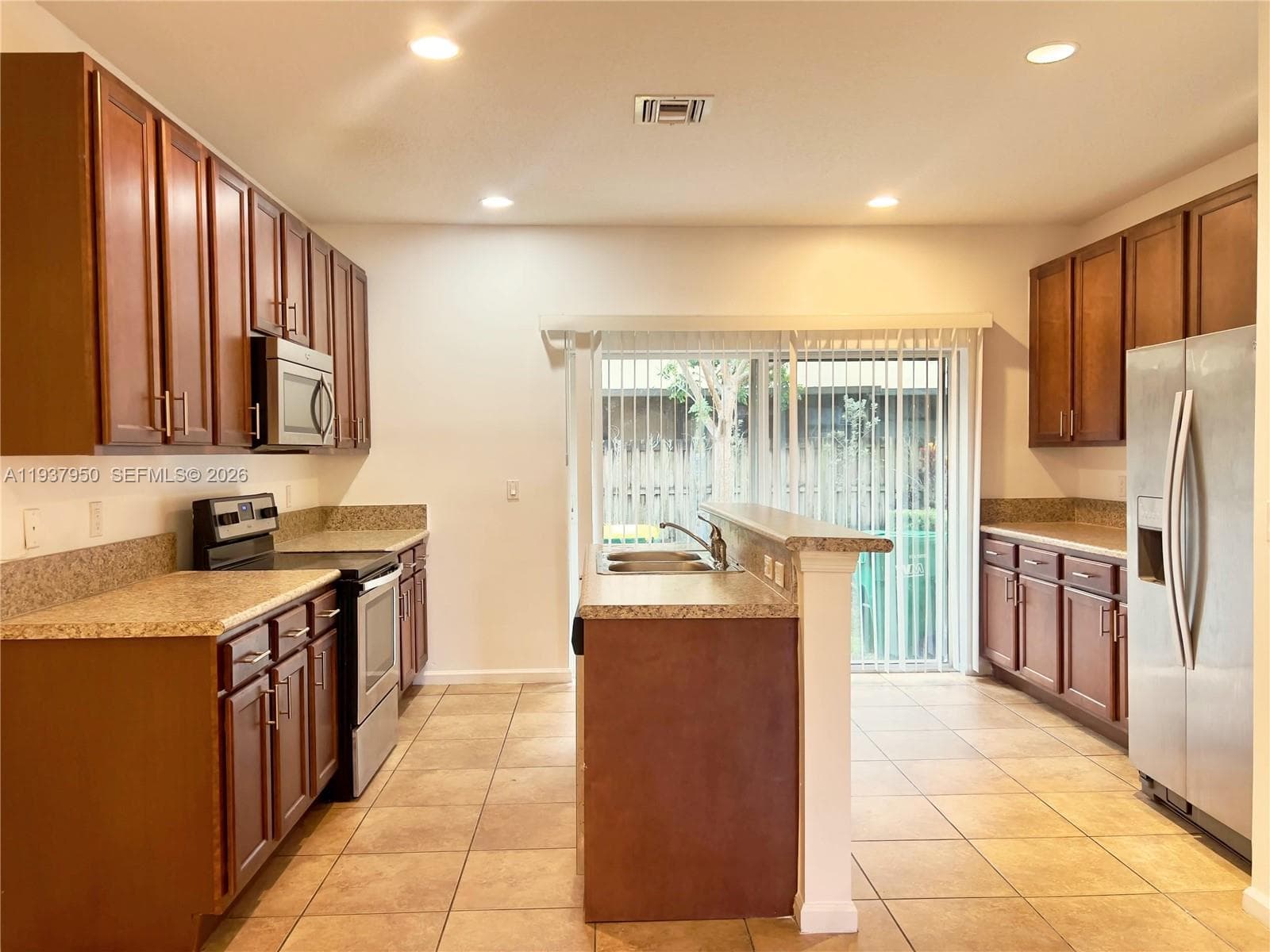 5906 Woodlands Blvd, Tamarac FL 33319 photo 3