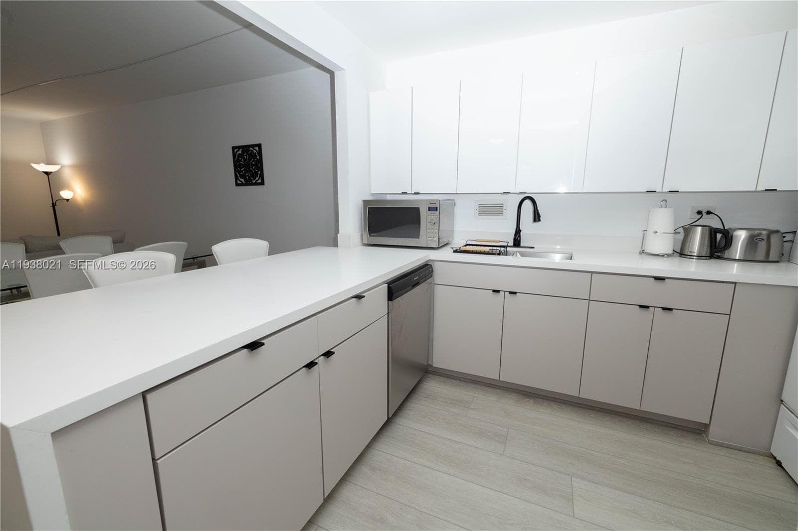 2301 Collins Ave # 423, Miami Beach FL 33139 photo 4