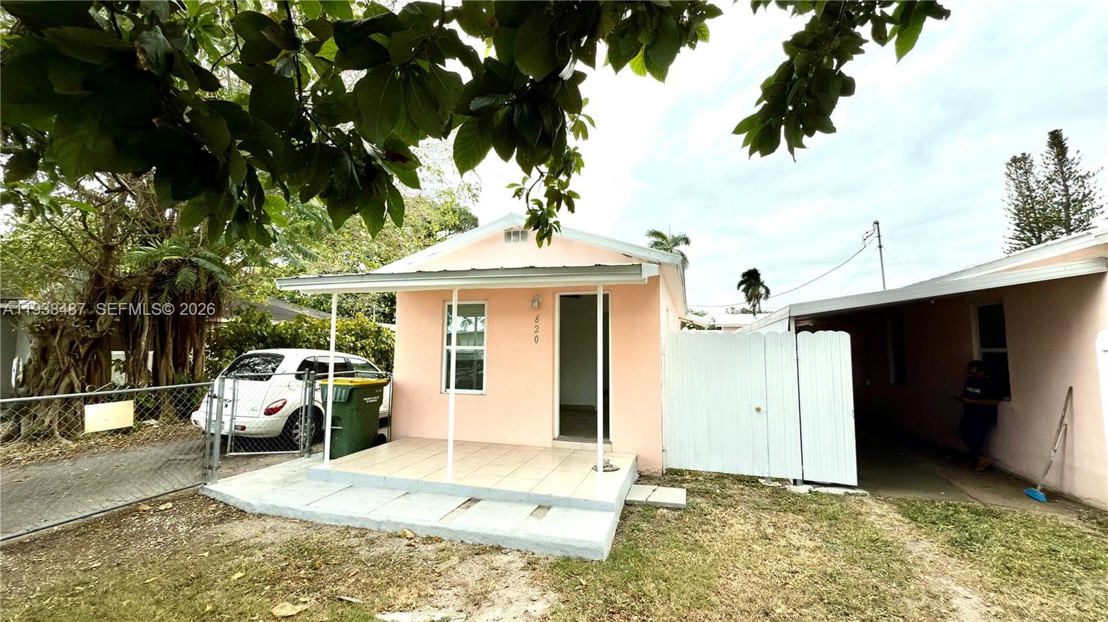 616 SW 8th # 620, Homestead FL 33030 photo 2