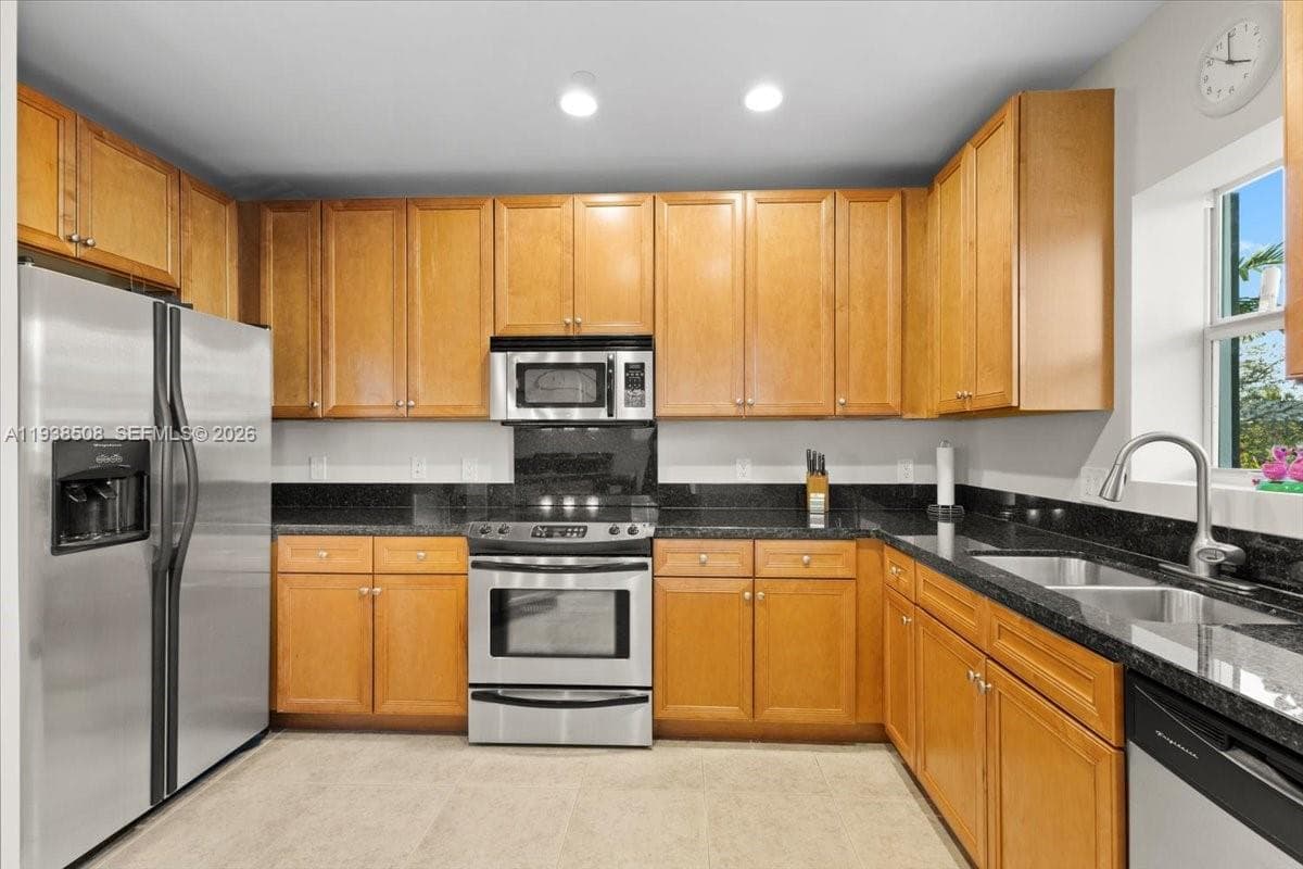 630 SE 15th St # 3, Fort Lauderdale FL 33316 photo 4