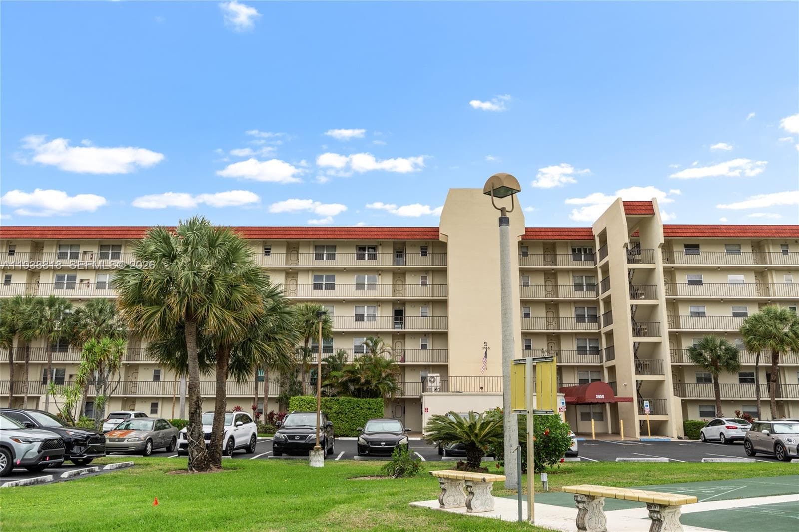 3959 Via Poinciana # 605, Lake Worth FL 33467