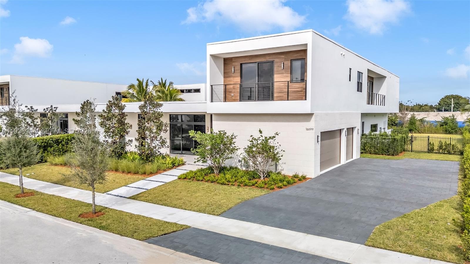 16699 N Botaniko Dr N, Weston FL 33326 photo 4