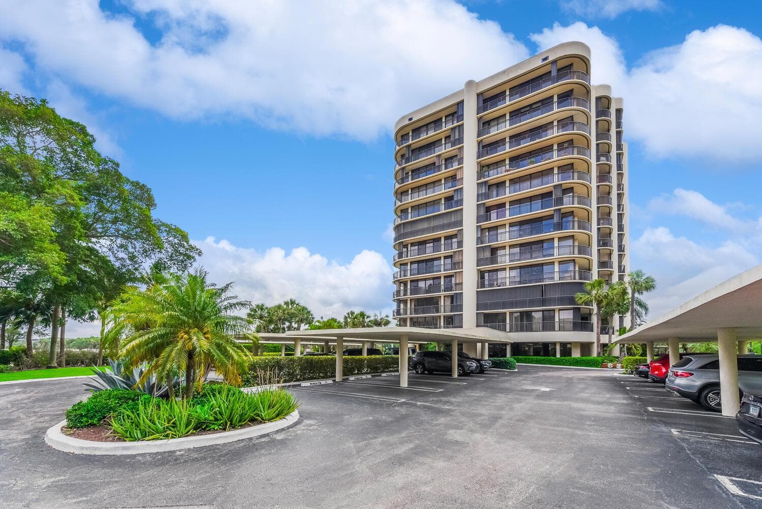 2427 Presidential Way # 204, West Palm Beach FL 33401 photo 3