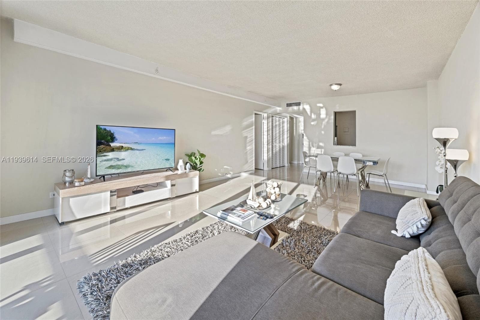 5601 Collins Ave # 1618, Miami Beach FL 33140 photo 2