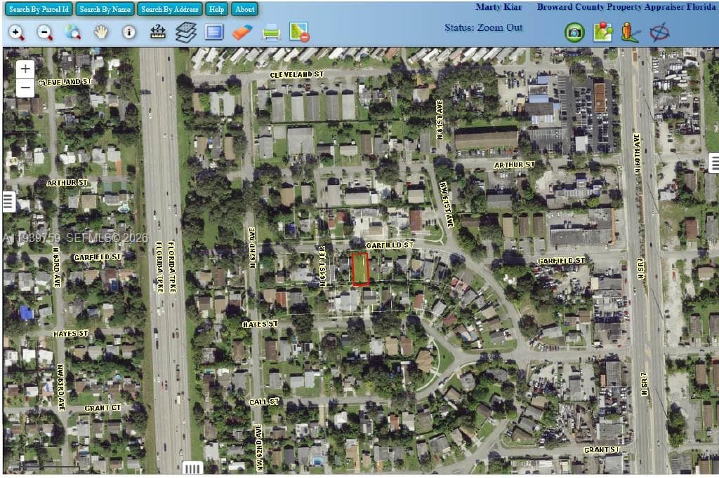 6122 Garfield St, Hollywood FL 33024 photo 2