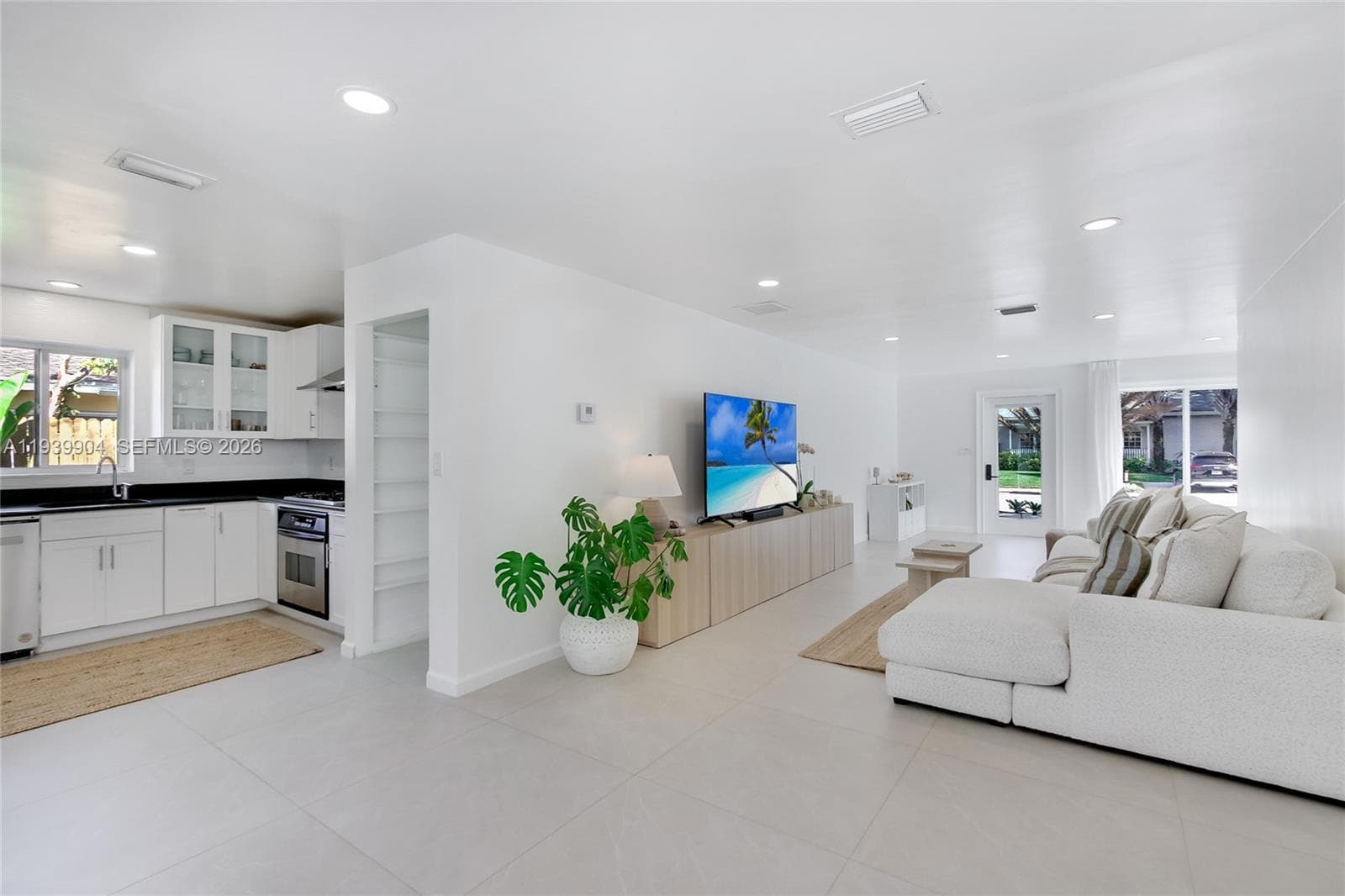 617 SW 5th Ave, Fort Lauderdale FL 33315 photo 3