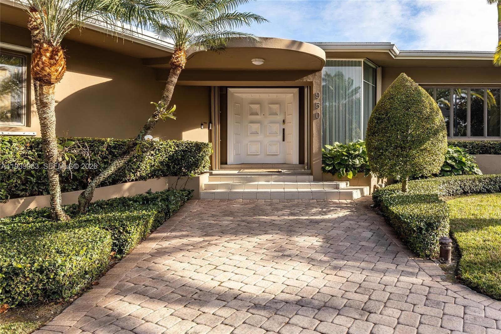 950 S Southlake Dr # 950, Hollywood FL 33019 photo 2