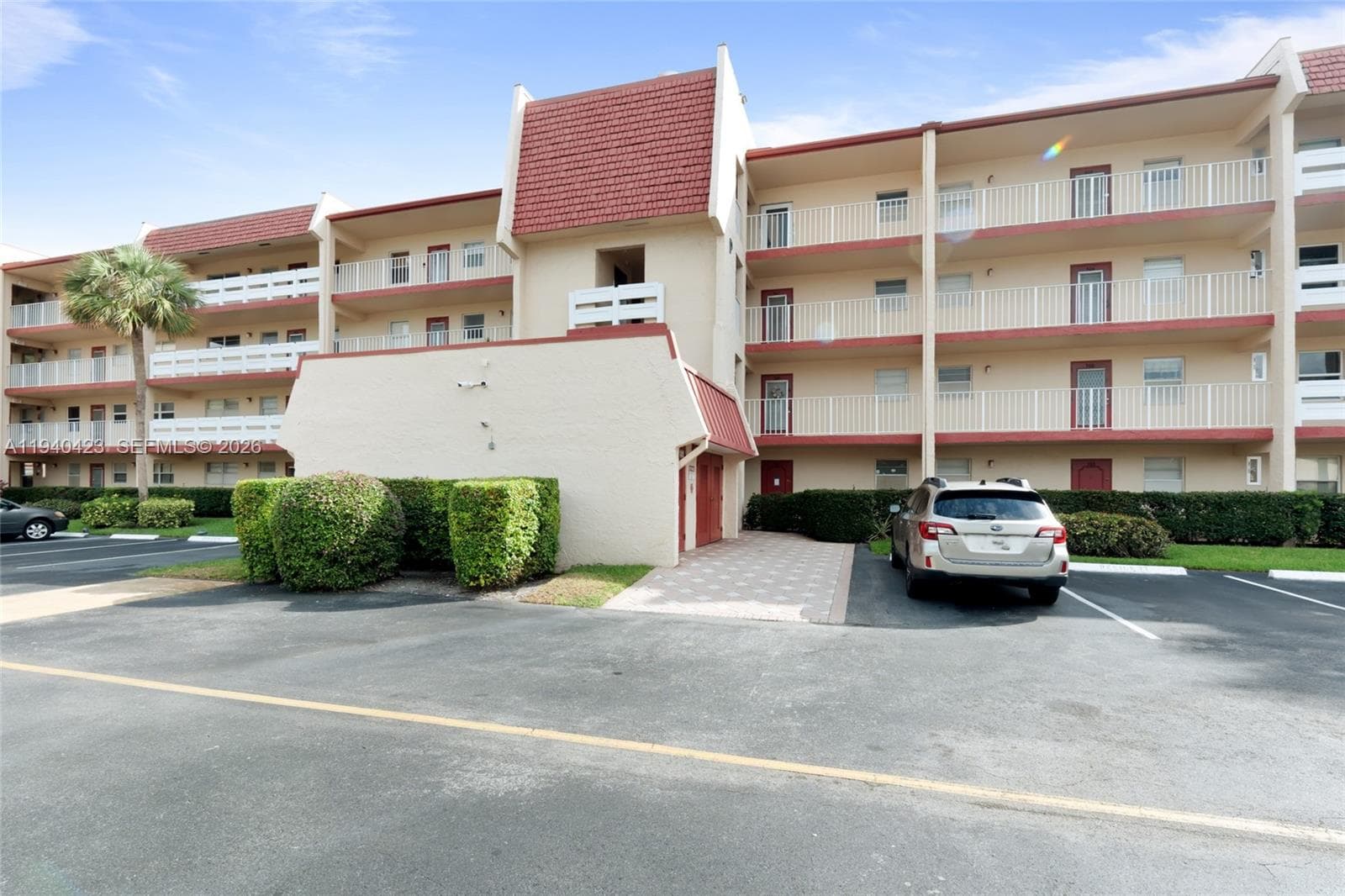 1020 Country Club Dr # 206, Margate FL 33063 photo 2