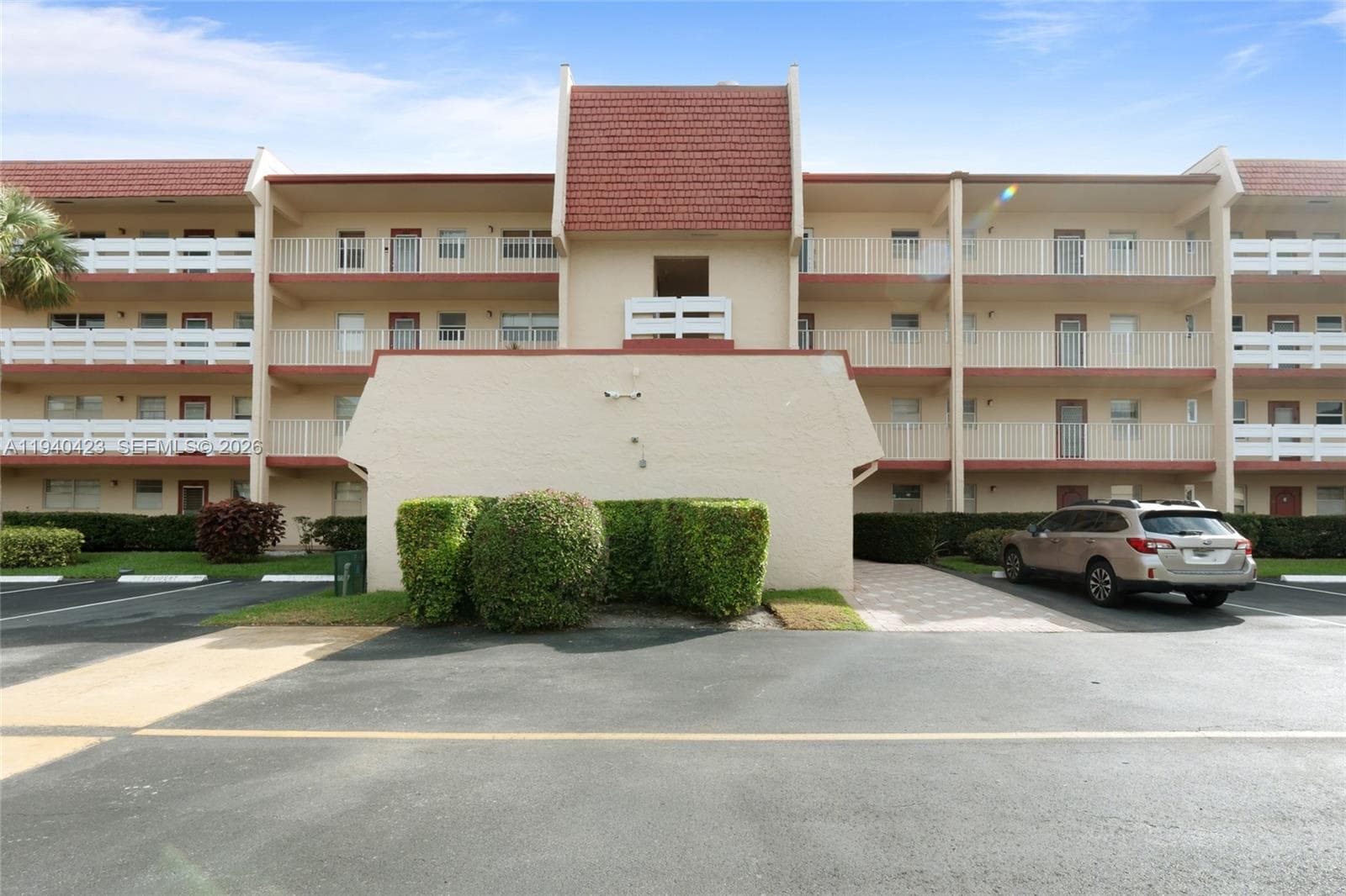 1020 Country Club Dr # 206, Margate FL 33063 photo 3