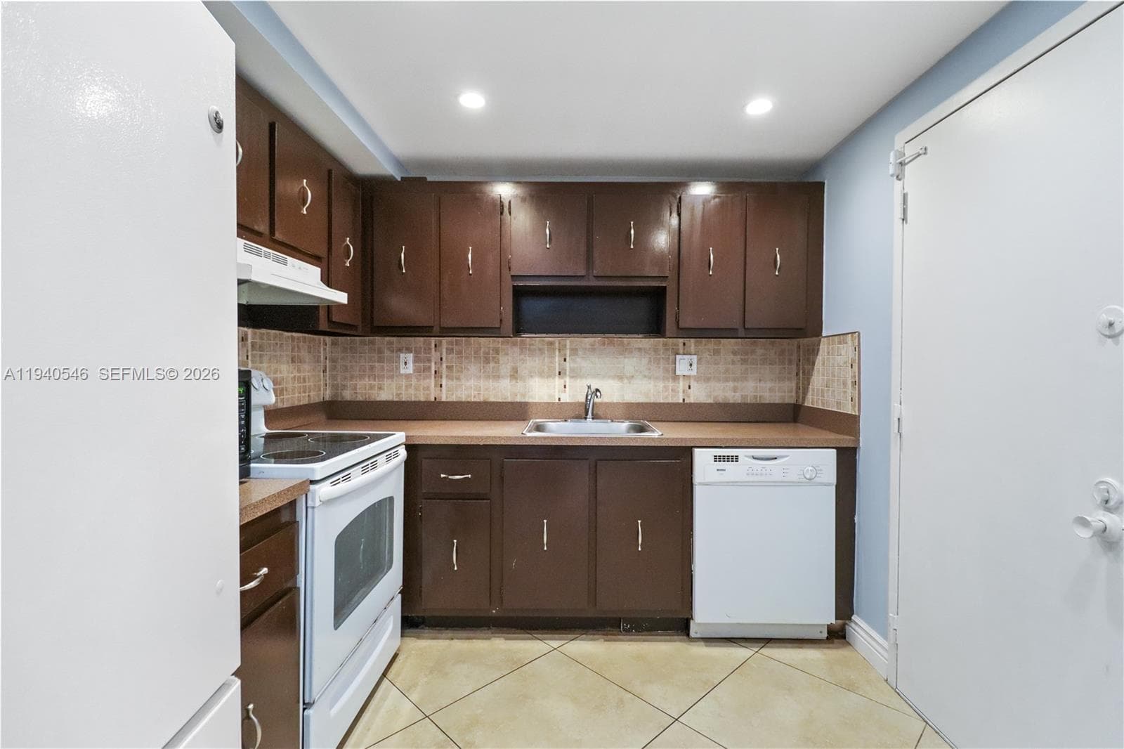 600 Three Islands Blvd # 519, Hallandale Beach, FL 33009 photo 3