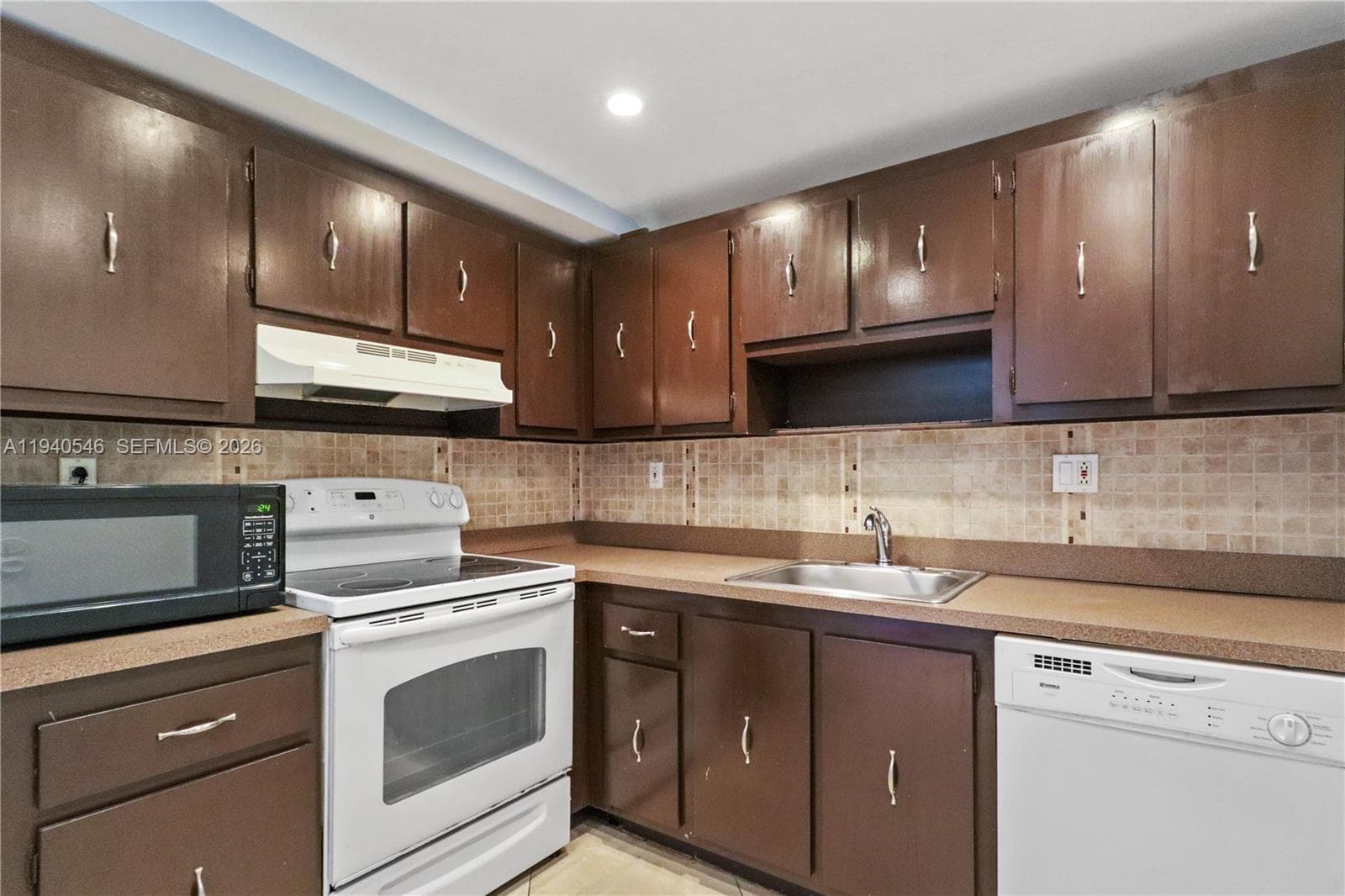 600 Three Islands Blvd # 519, Hallandale Beach, FL 33009 photo 4