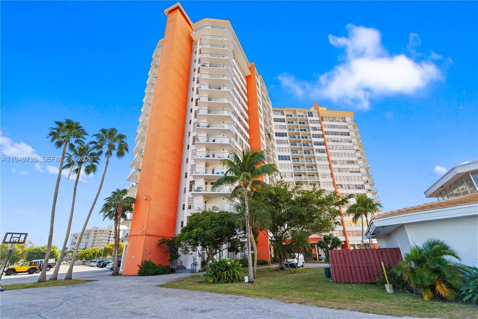 1351 NE Miami Gardens Dr # 301E, Miami FL 33179 photo 2