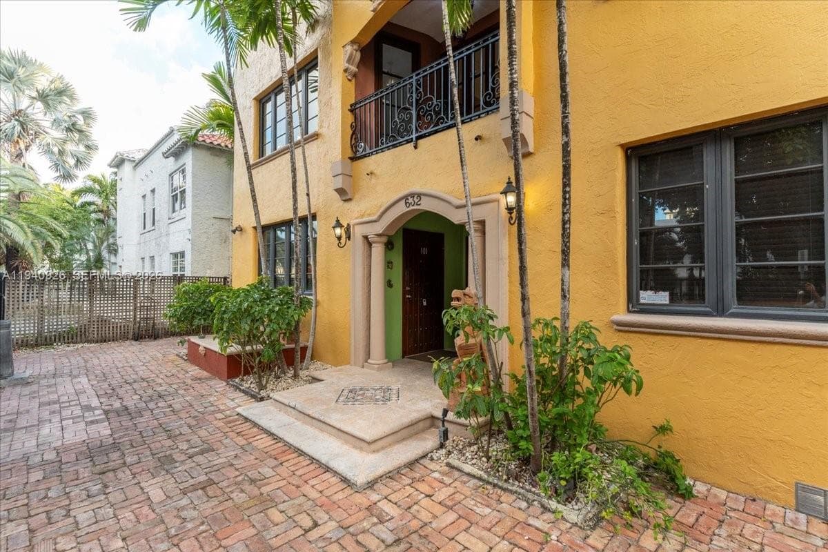 632 15th St, Miami Beach FL 33139 photo 3