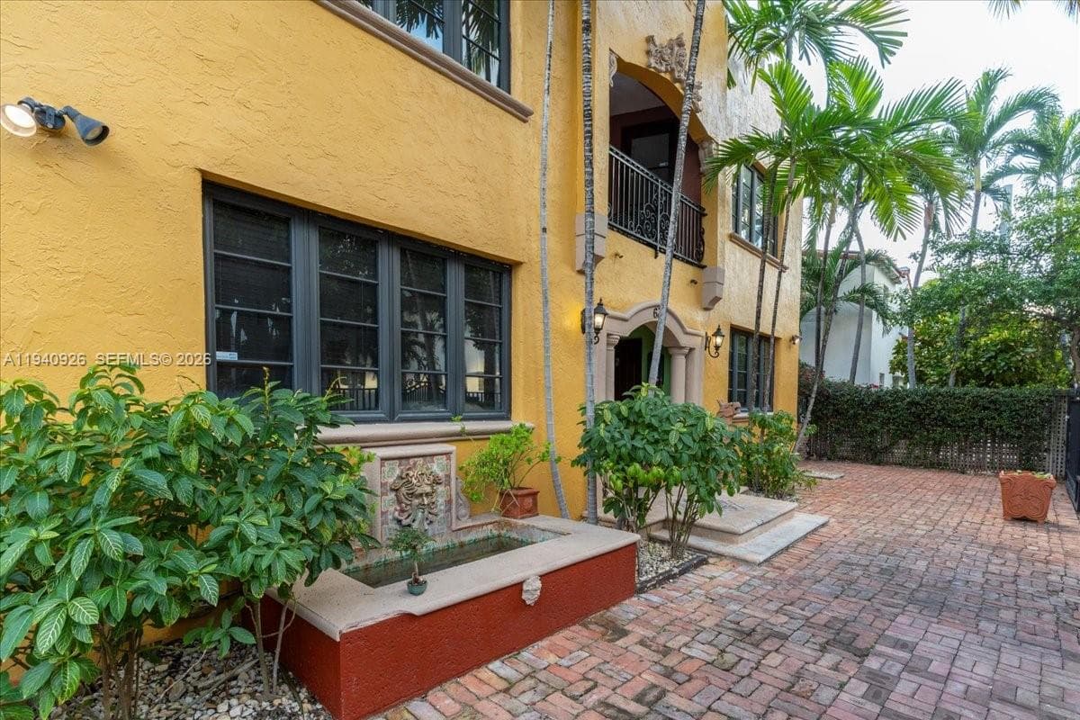 632 15th St, Miami Beach FL 33139 photo 4