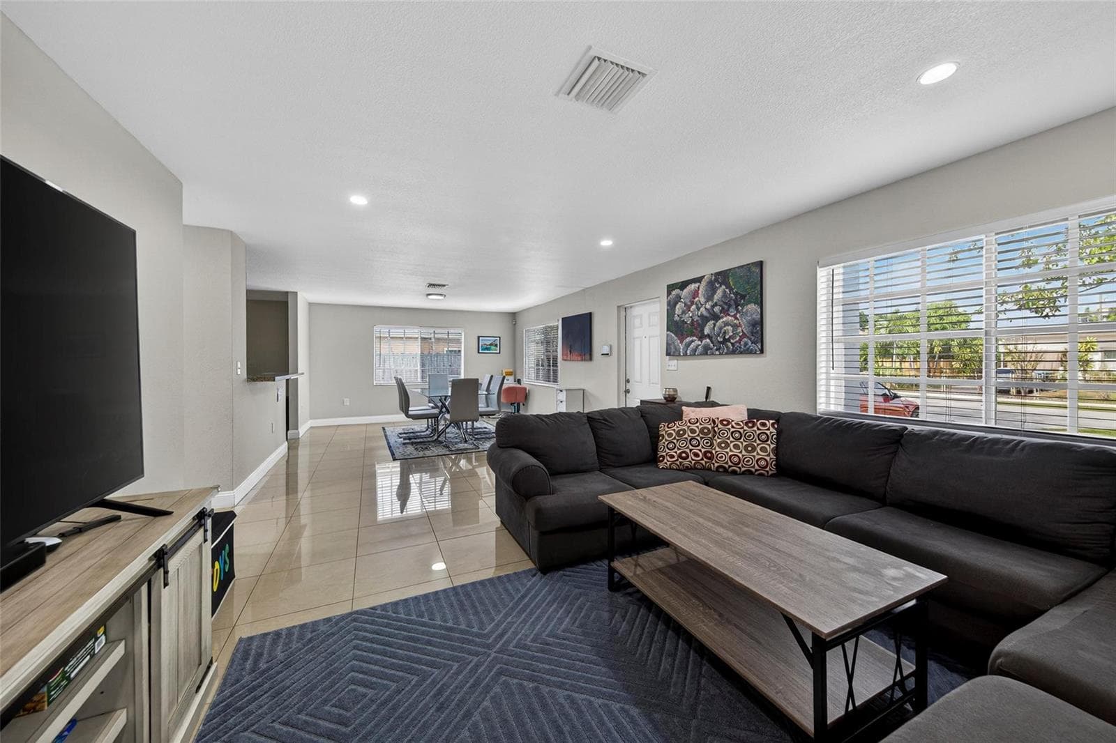 348 NW 40th Court, Oakland Park FL 33309 photo 3