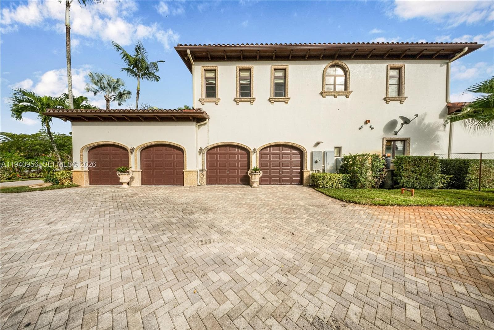 7538 SW 64th St, Miami FL 33143 photo 4