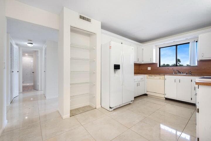 7770 Tahiti Lane # 405, Lake Worth FL 33467 photo 4