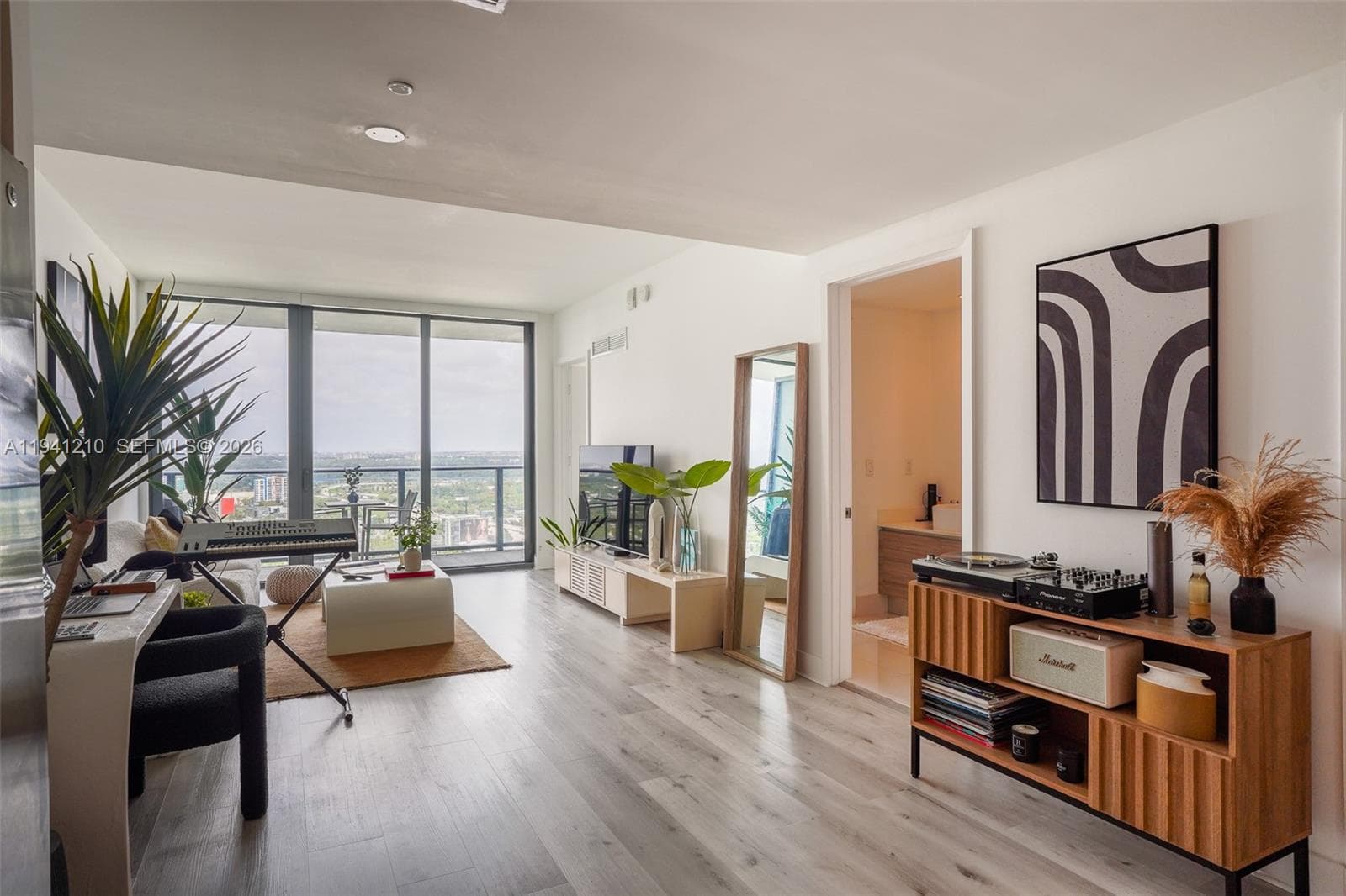 121 NE 34th St # 2711, Miami FL 33137 photo 2