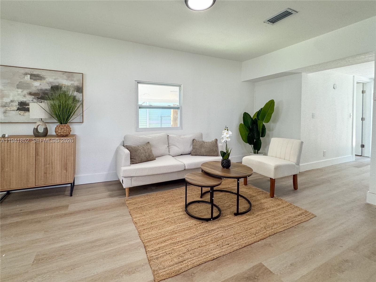 953 NE 37th St, Oakland Park FL 33334 photo 2