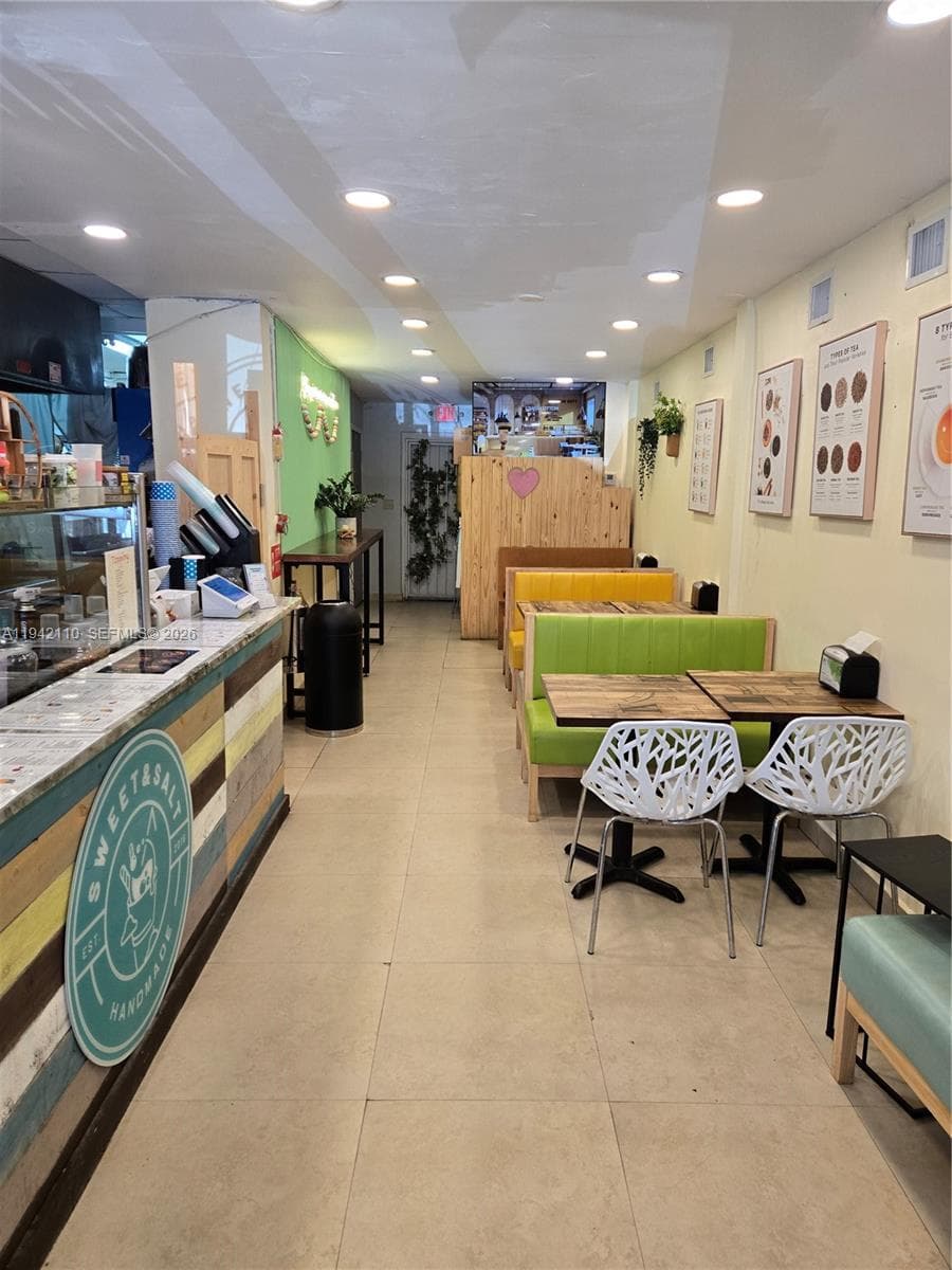 17010 #D W Dixie Hwy, North Miami Beach FL 33160 photo 2
