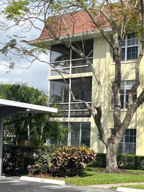 5500 Tamberlane Circle # 305, Palm Beach Gardens FL 33418 photo 2