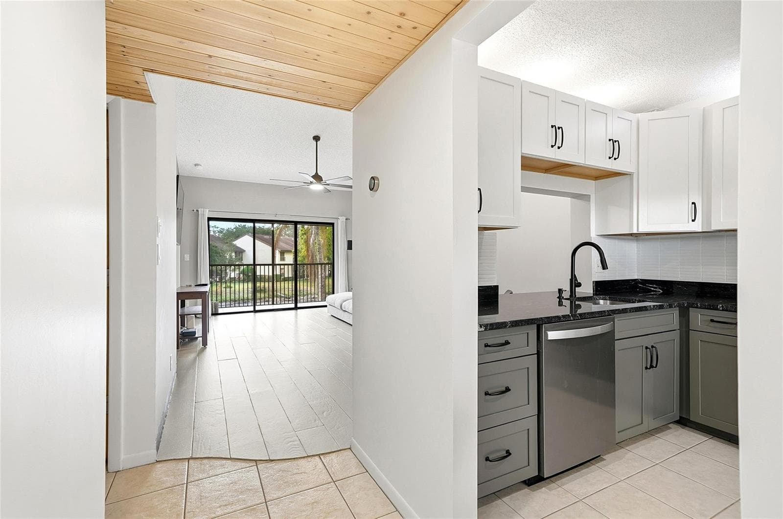 3053 Carambola Circle N Unit 3053, Coconut Creek FL 33066 photo 4