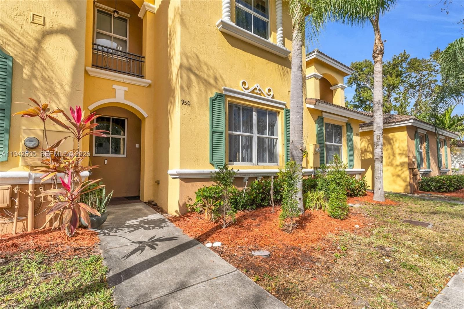950 NE 42nd Pl, Homestead FL 33033 photo 2