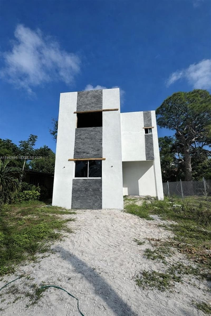 518 NW 13th Ave, Fort Lauderdale FL 33311