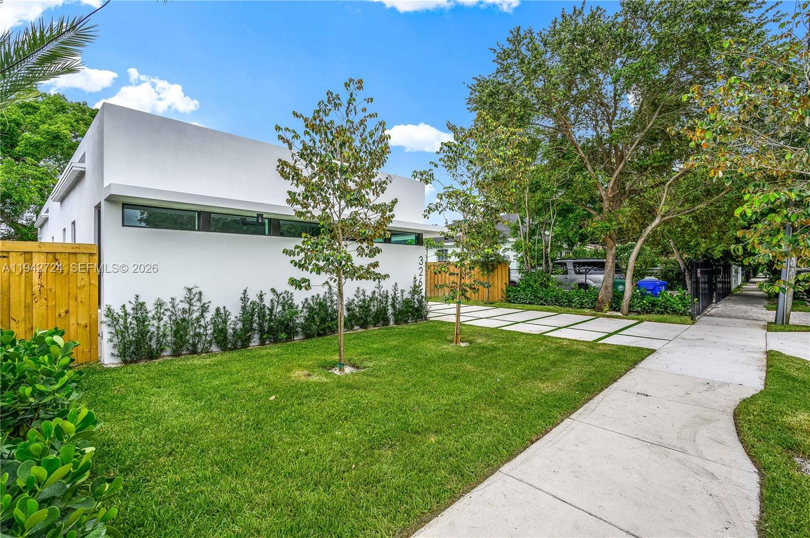 326 NW 40th St, Miami FL 33127 photo 2