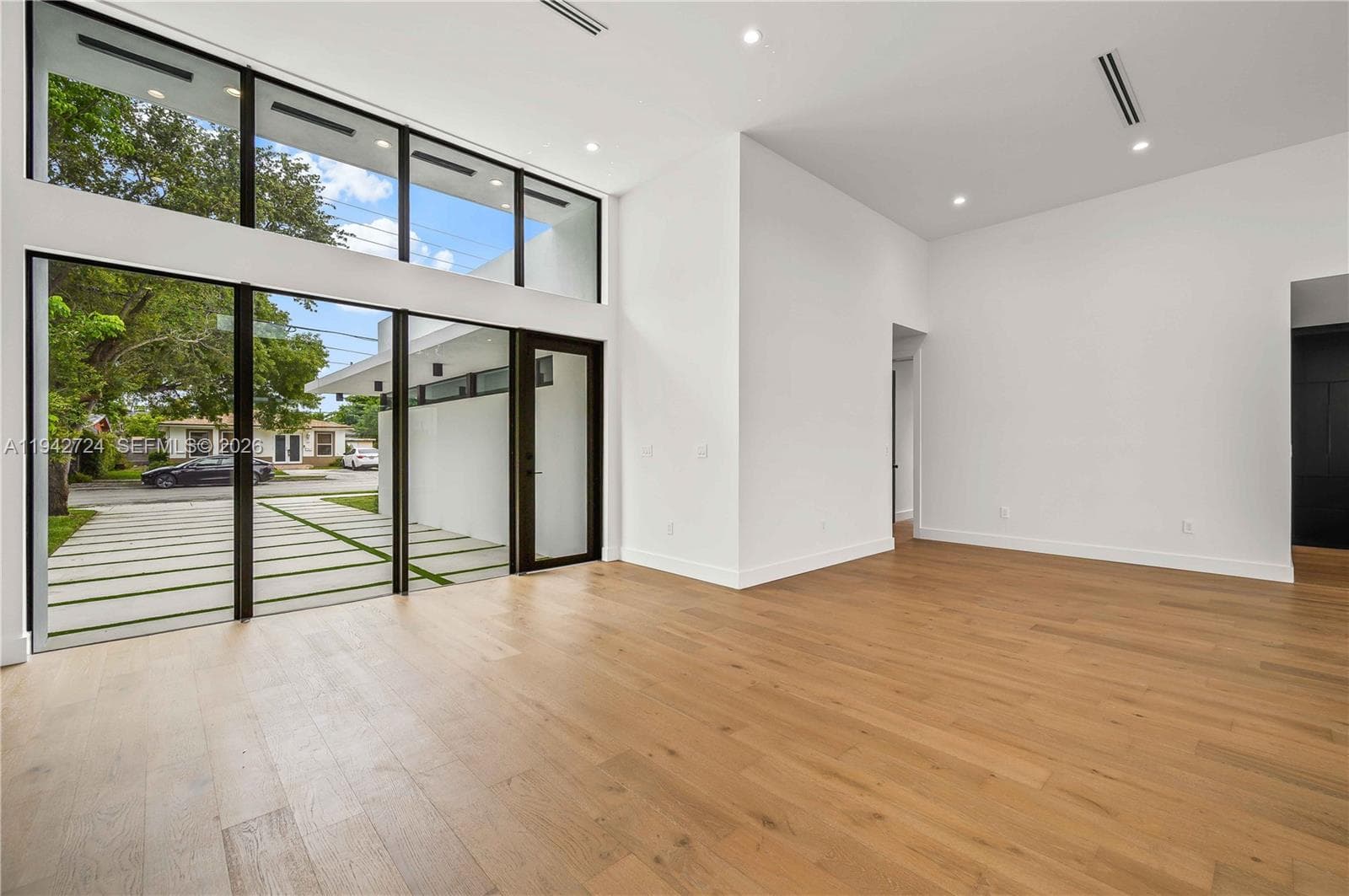 326 NW 40th St, Miami FL 33127 photo 5