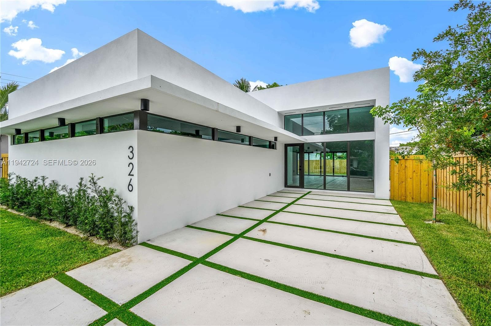 326 NW 40th St, Miami FL 33127 photo 4