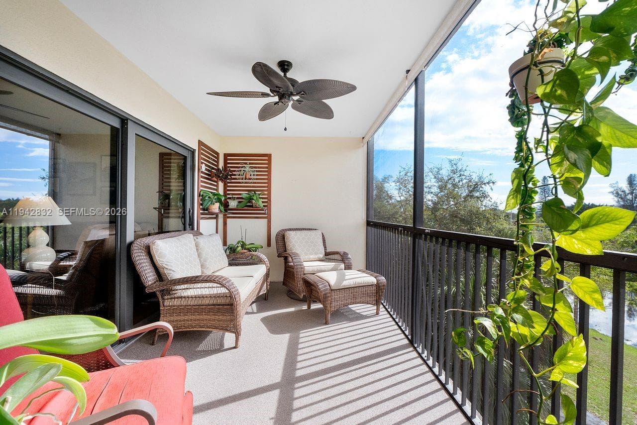 2200 S Cypress Bend Dr # 406, Pompano Beach FL 33069