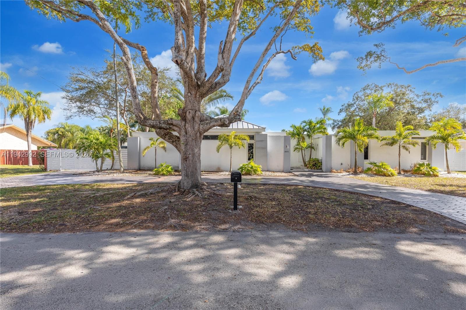 18555 SW 83rd Pl, Cutler Bay FL 33157 photo 3