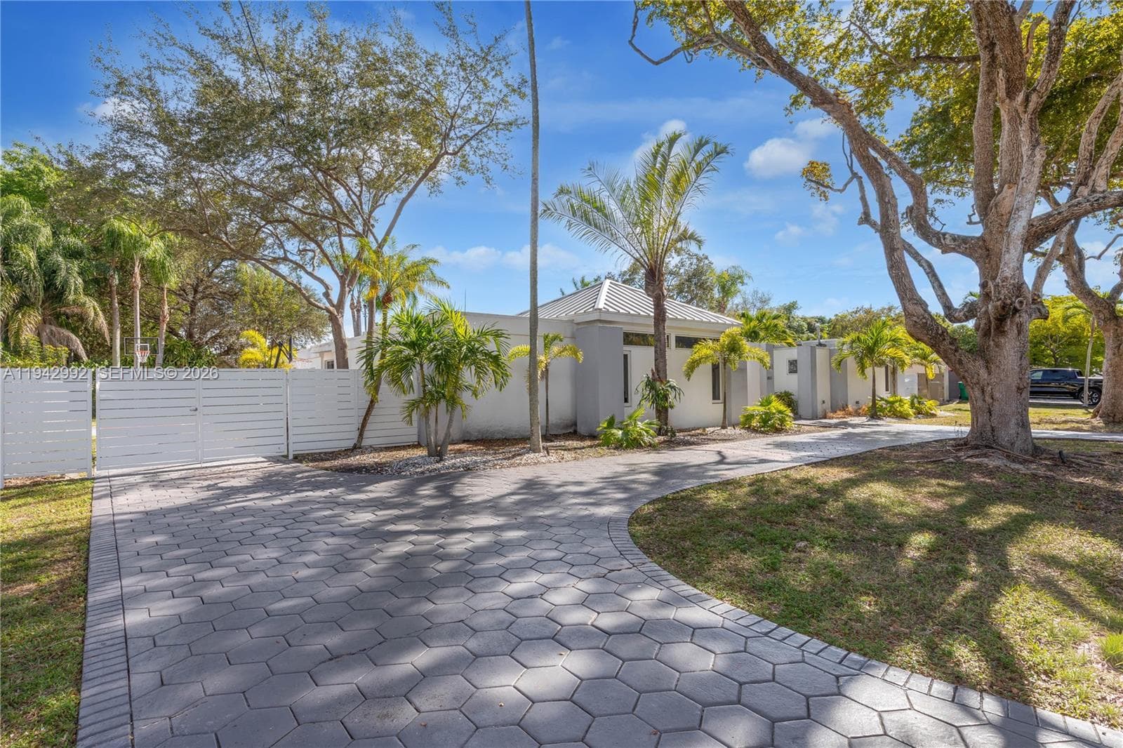 18555 SW 83rd Pl, Cutler Bay FL 33157 photo 5