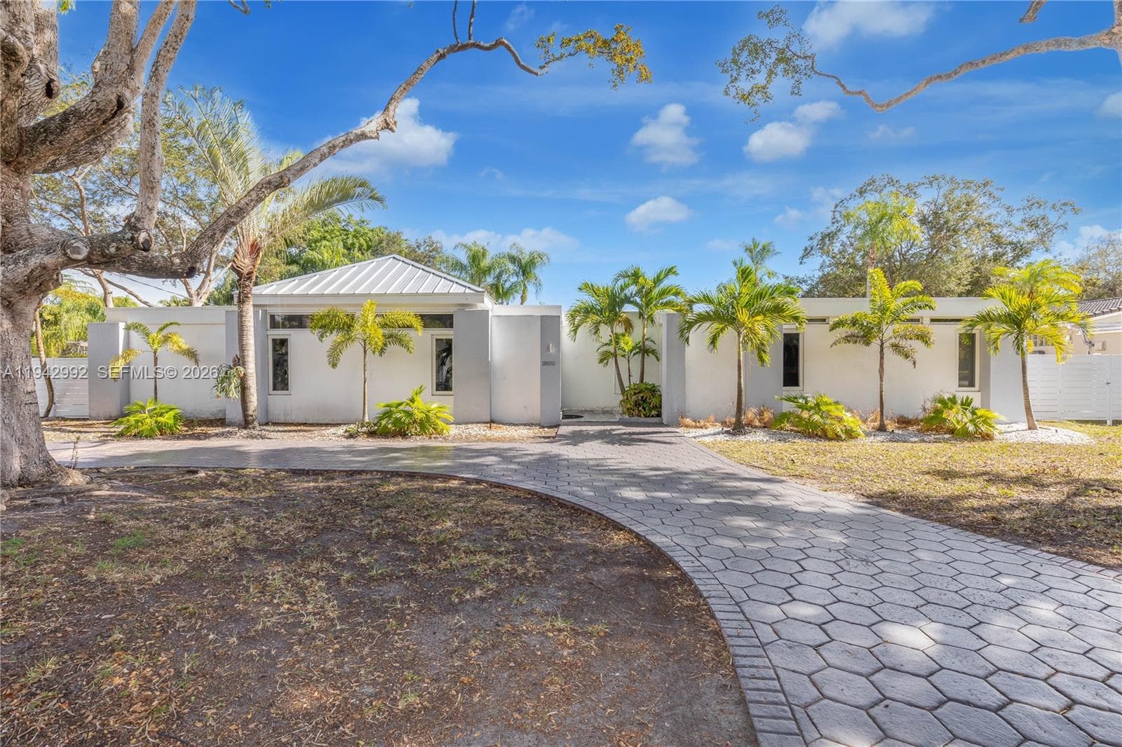 18555 SW 83rd Pl, Cutler Bay FL 33157 photo 4