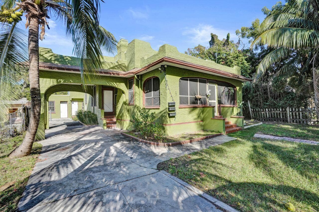 627 30th Street, West Palm Beach FL 33407 photo 3