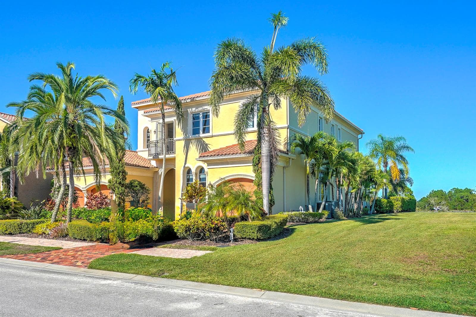 190 SE Bella Strano, Port St. Lucie FL 34984 photo 3